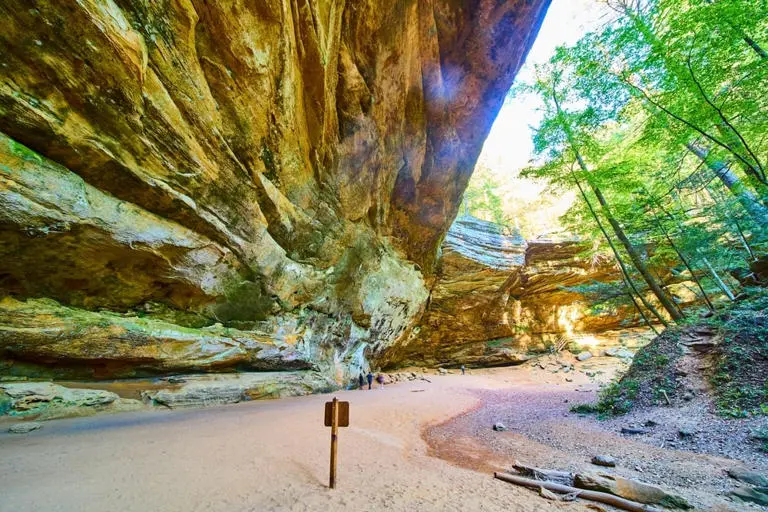 Hiking Ash Cave